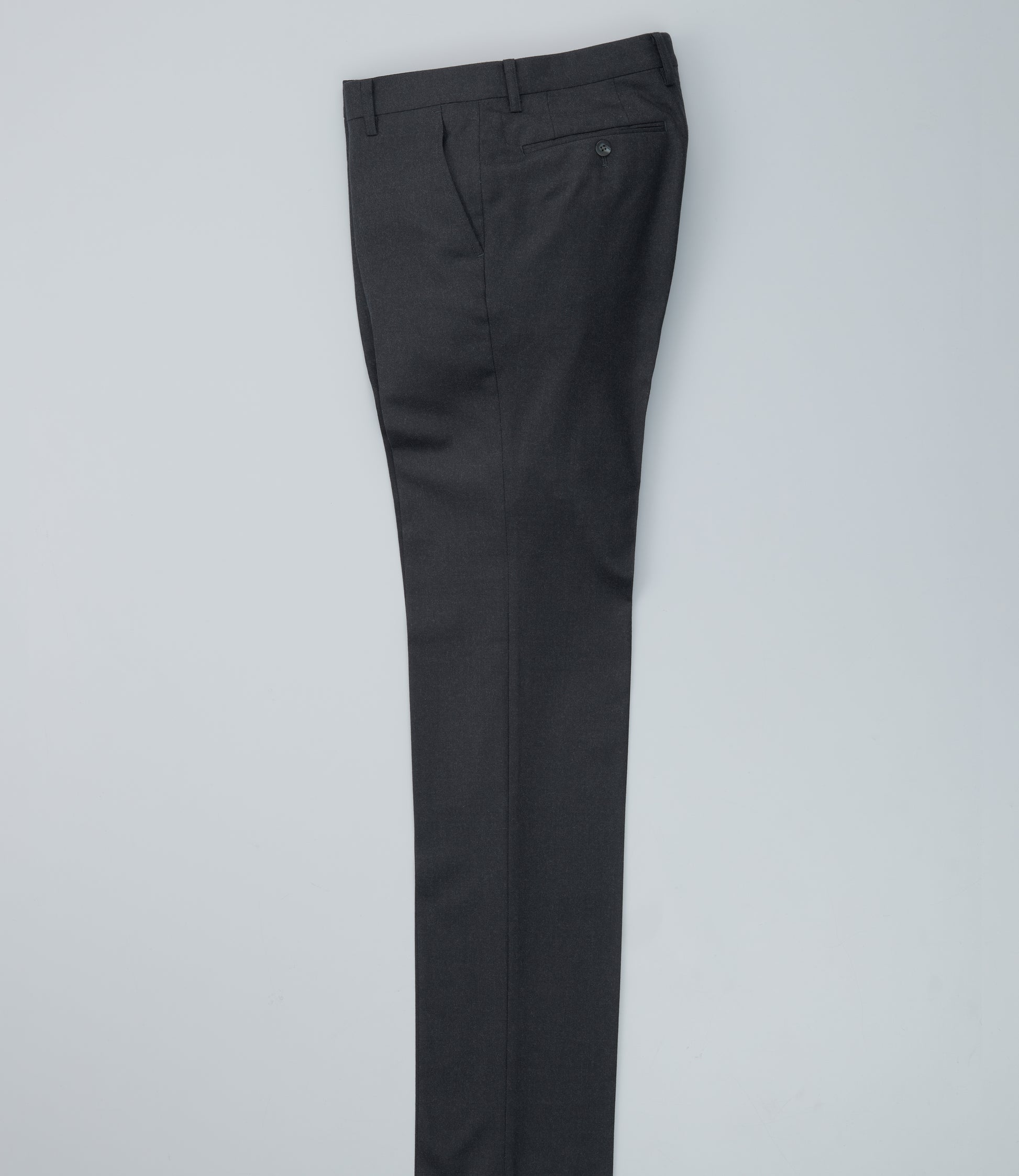 18（チャコールグレー）