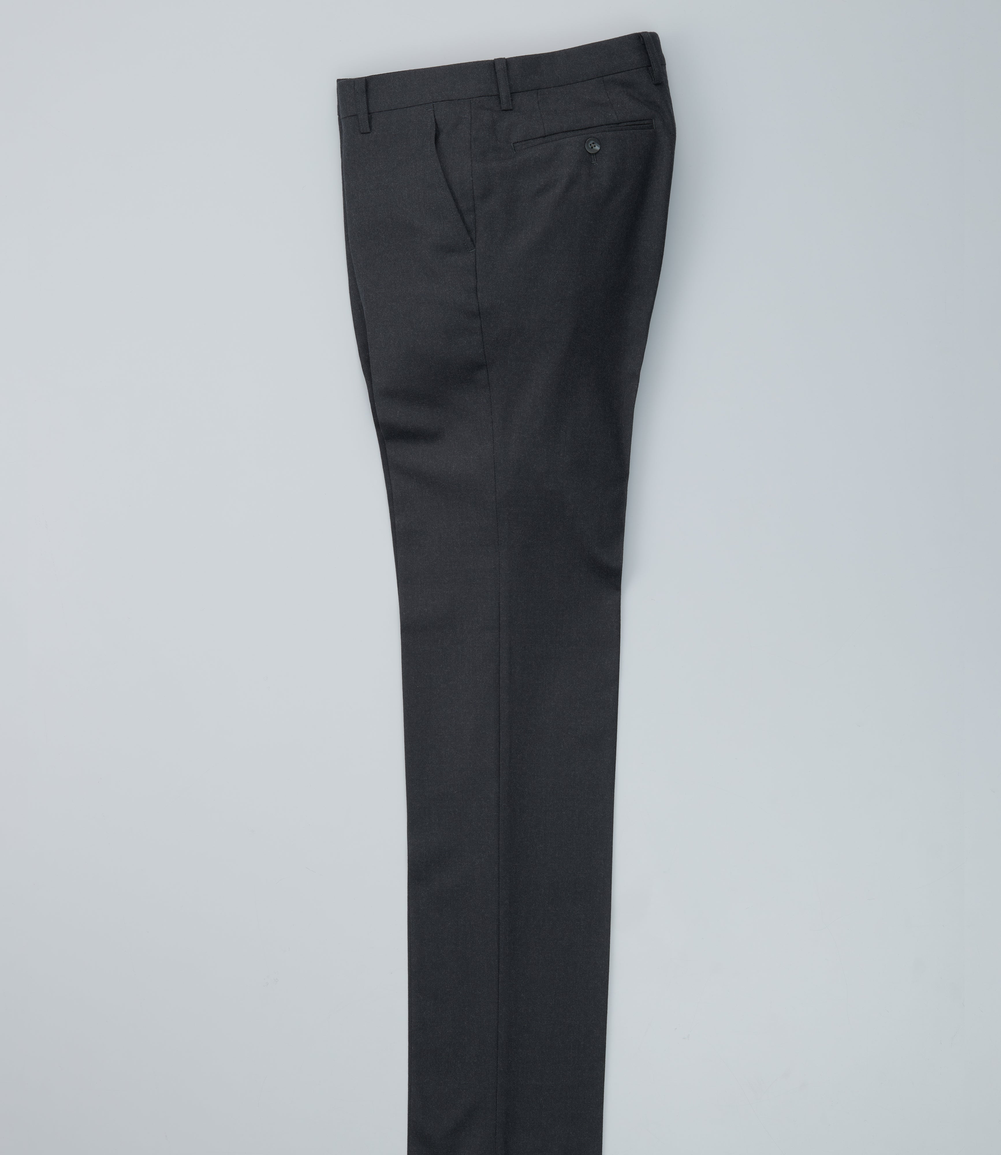 18（チャコールグレー）