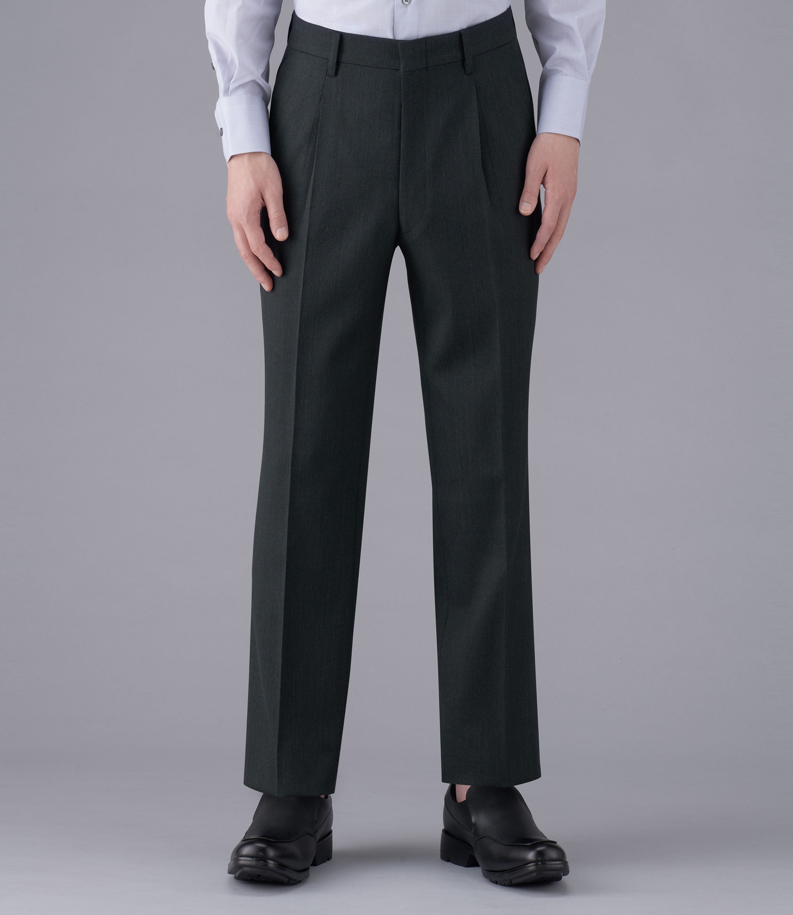 18（チャコールグレー）