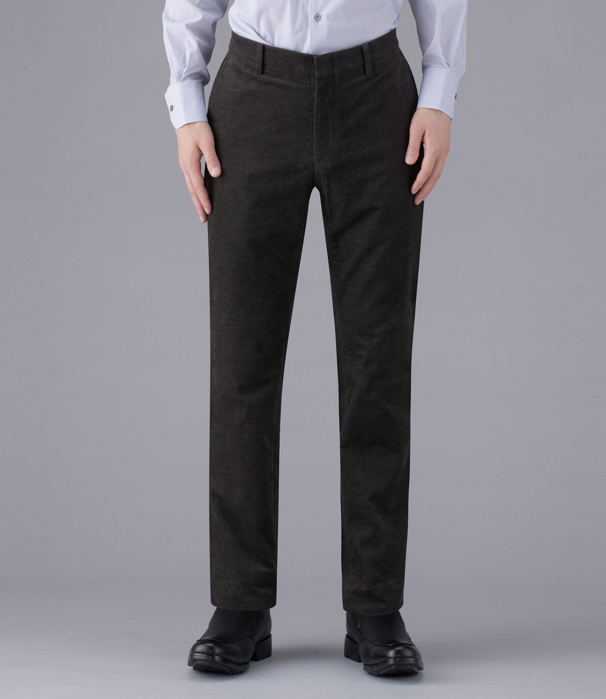 18（チャコールグレー）