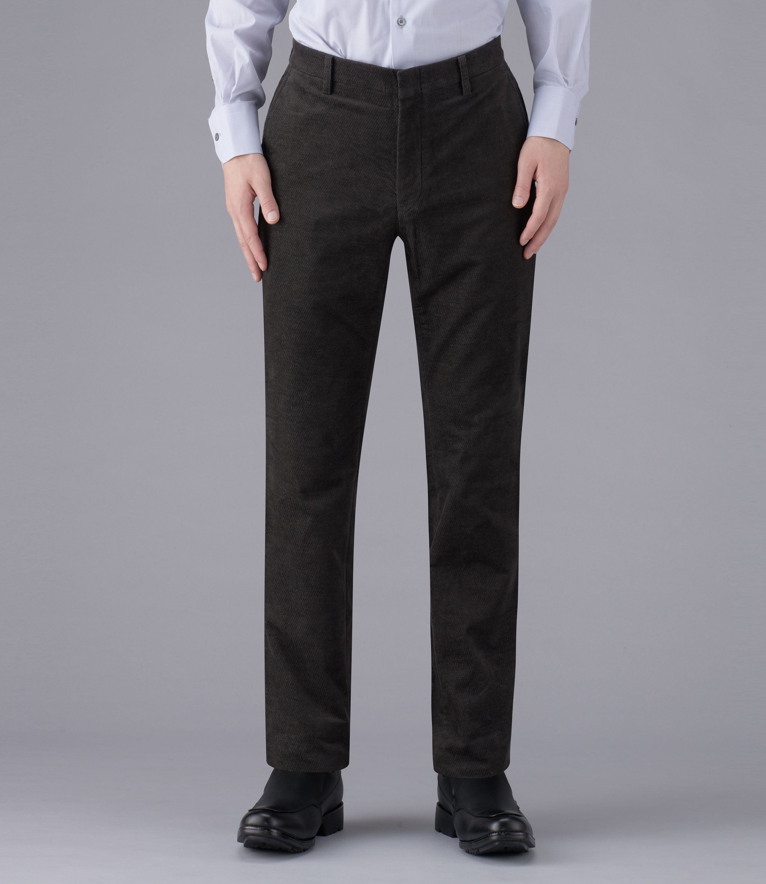 18（チャコールグレー）